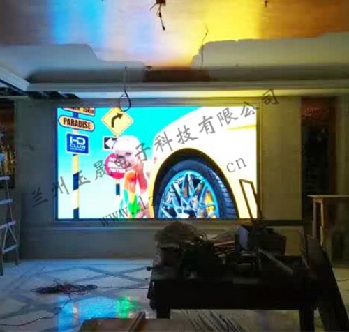 天水兩當(dāng)玉石廠第一塊室內(nèi)PH3全彩屏